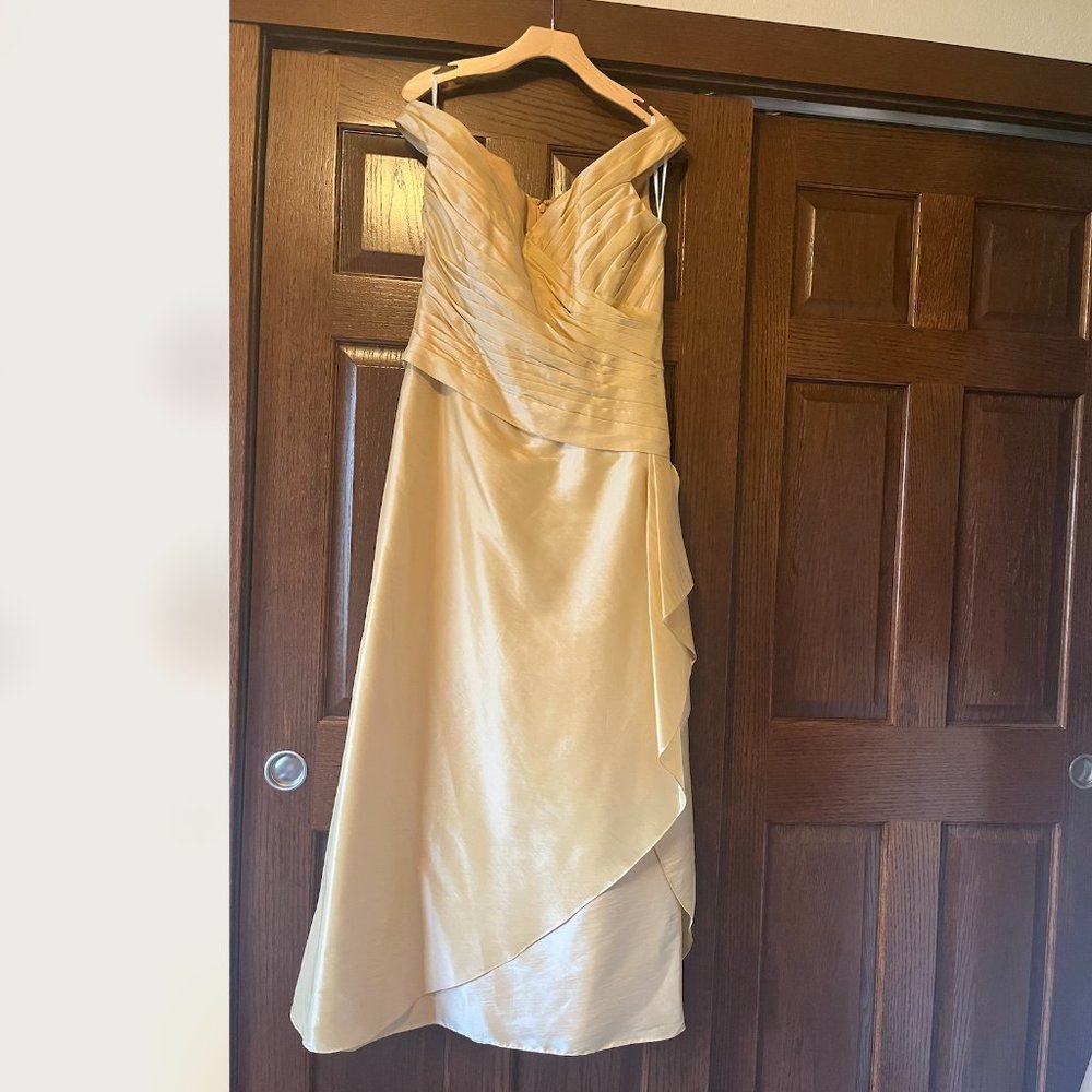 Jade - size 12, pale gold, dropped ruched bodice, off shoulder